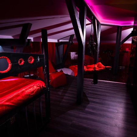 Red Palace Apartament Bdsm Bydgoszcz Esterno foto